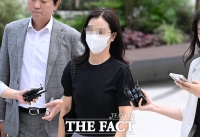  '김건희 집사' 아내 특검 출석 7시간 만에 귀가…