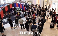  롯데월드몰서 열리는 FC서울 VS FC바르셀로나 팝업 스토어 [포토]