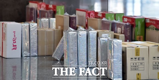 서울시가 국내 주요 온라인 쇼핑몰의 리뷰 정책 실태를 조사한 결과 기준을 명확히 밝히지 않는 경우가 절반이 넘는 것으로 나타났다. /더팩트 DB