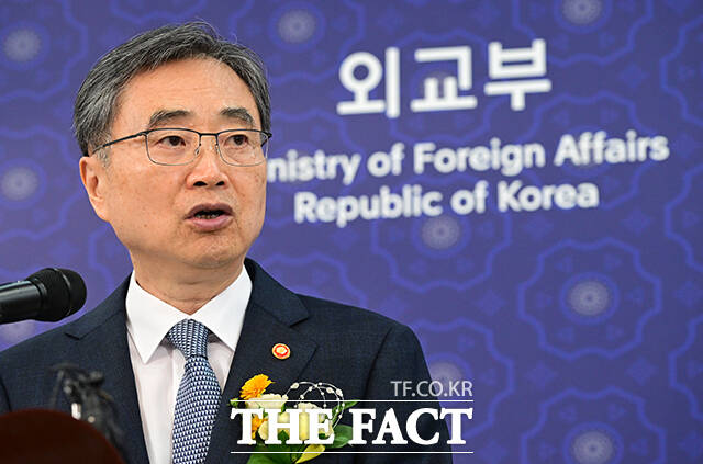 24일 외교 당국에 따르면 한미 양국은 조현 외교부 장관이 다음 주 방미해 마크 루비오 미국 국무부 장관 겸 국가안보보좌관과 대면 회담을 갖는 일정을 조율 중인 것으로 알려졌다. 사진은 조 장관이 21일 오전 서울 종로구 정부서울청사에서 열린 취임식에 참석한 모습. /임영무 기자