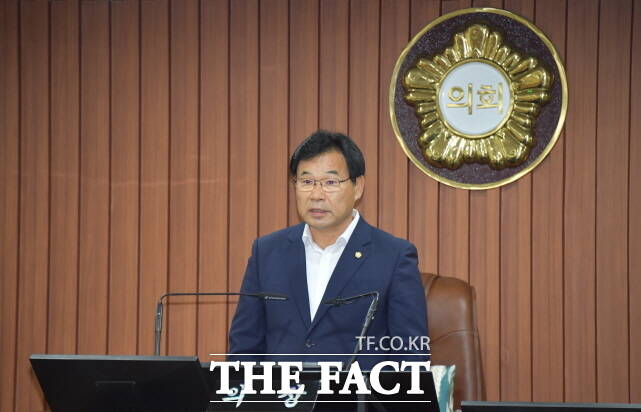 조용훈 의장이 24일 논산시의회 제 265회 임시회에서 개회사를 하고 있다. /김형중 기자