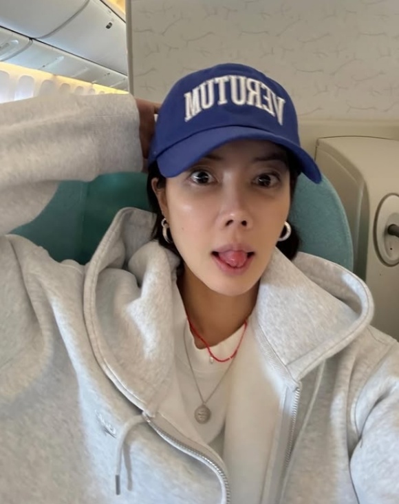 배우 양미라가 수하물 규정을 알면서도 보조 배터리를 캐리어에 넣었다는 오해를 받자 해명에 나섰다. /양미라 SNS