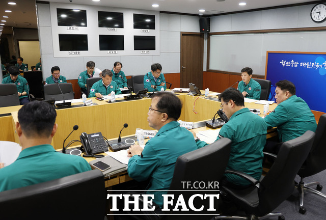 23일 박정주 행정부지사 주재로 폭우 피해 지원을 위한 긴급 회의가 진행되고 있다. /충남도