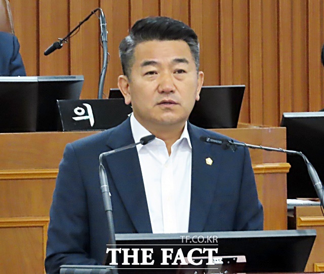 서원 논산시의원이 24일 논산시의회 제265회 임시회에서 5분 자유발언을 하고 있다. /김형중 기자