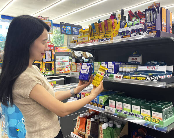 30여 종의 건강기능식품이 내달 전국 5000여개 GS25 점포에 입점한다. /GS25