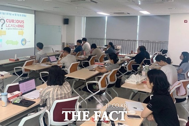 24일까지 세종시교육청진로교육원에서 열린 미래사회대비 교원 창업도전 스쿨연수 중 비즈니스 모델 설계 강의 장면 /세종시교육청