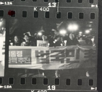  [인터뷰] 12·3 계엄부터 탄핵까지 英 사진가가 담은 '121일' 기록