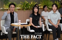  김민석 국무총리, 청년들 앞에서 '엄지 척' [포토]