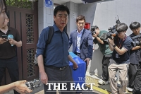  한덕수 전 총리 자택 압수수색 마친 내란 특검 [포토]