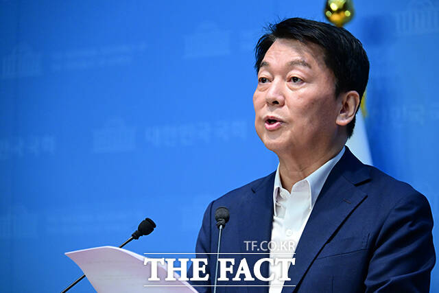 안철수 국민의힘 의원이 25일 SNS에 대통령실을 향해 보수 시사 유튜버도 출입을 허용하라고 했다. /남윤호 기자