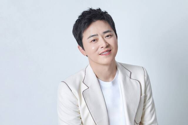 조정석은 좀비딸은 따뜻하면서도 코미디가 잔뜩 들어가 있고 부성애를 앞세우는 만큼 감동적인 부분도 있고 때로는 스릴도 느낄 수 있는 종합선물세트같은 작품이라고 많은 관람을 독려했다. /NEW