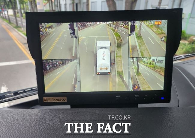 청소 차량 운전석 어라운드 뷰 작동 모습. /시흥시