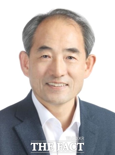 윤준병 의원이 법률소비자연맹이 선정한 제22대 국회 1차년도 대한민국 헌정대상을 수상하면서 5년 연속 수상이라는 영예를 안았다. /윤준병 의원실