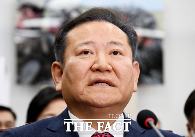 이상민 전 행정안전부 장관이 25일 내란 사건을 수사하는 조은석 특별검사팀의 조사에 출석했다. /배정한 기자