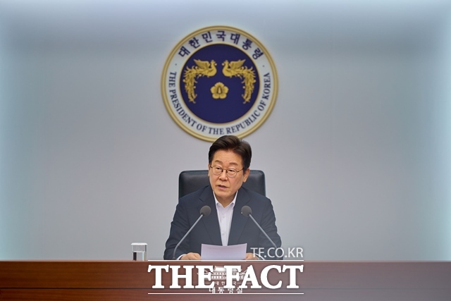 이재명 대통령이 17일 오후 용산 대통령실에서 주재한 제4차 수석·보좌관회의에서 발언하고 있다. /대통령실