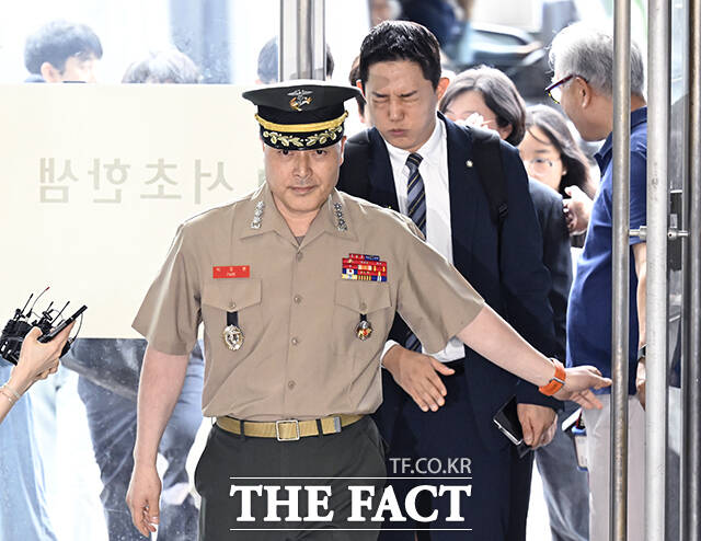 채상병 사망 사건 초동조사 당시 수사외압을 폭로했던 박정훈 해병대 수사단장(대령)이 16일 오후 서울 서초구 순직해병특검 사무실에 참고인 신분으로 출석하고 있다. /장윤석 기자