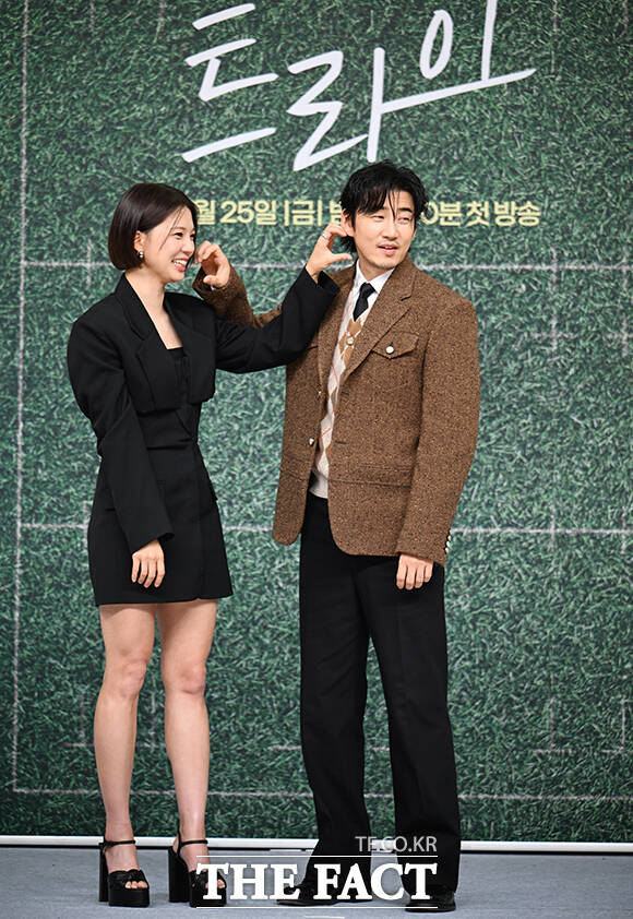 윤계상, 사회자 박경림의 볼하트 요구에 이렇게 하는 거 맞아!?