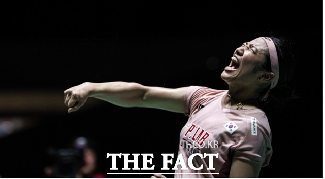 한국이 낳은 세계 배드민턴 여제 안세영이 25일 2025중국오픈 8강전에서 중국의 천위페이를 꺾고 준결승전에 진출, 사상 첫 슈퍼 1000슬램 달성에 근접했다./BWF