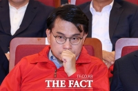  [속보] '공천개입 의혹' 윤상현 의원 김건희특검 출석