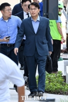  김건희 특검 출석하는 윤상현 의원 [포토]