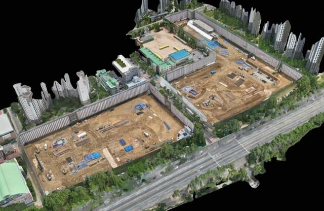 DL이앤씨가 디지털 트윈을 구현하는 드론 플랫폼을 국내 업계 최초로 주택 전 현장에 도입했다. /DL이앤씨