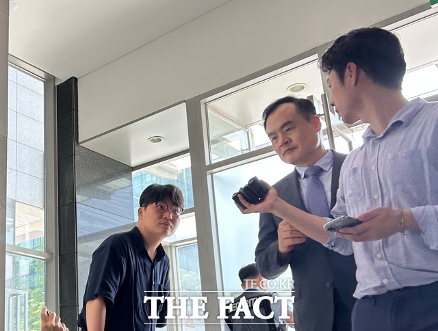 허태근 전 국방부 국방정책실장이 28일 오후 서울 서초구 특검 사무실에 출석하고 있다. /김해인 기자