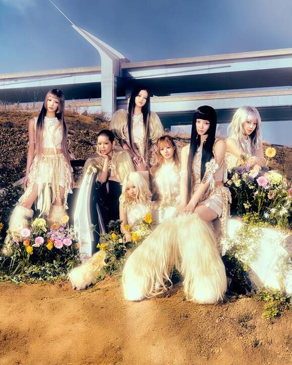 그룹 XG가 빌보드 재팬을 비롯해 각종 음악 차트에서 꾸준히 호성적을 거두며 인기를 이어가고 있다./XGALX