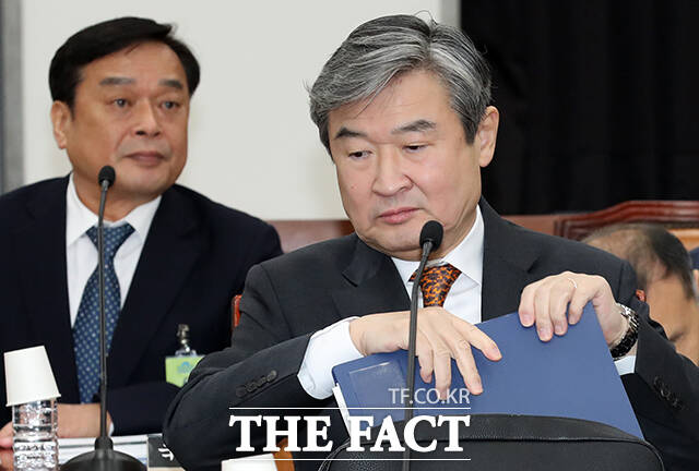 채상병 사건 외압 의혹을 수사하는 이명현 특별검사팀이 이른바 윤석열(VIP) 격노 회의에 참석한 것으로 알려진 조태용 전 국가안보실장을 피의자 신분으로 불러 조사한다. 조태용 국가정보원장이 1월 13일 오전 국회 정보위원회 전체회의에 출석하고 있다. /국회=배정한 기자