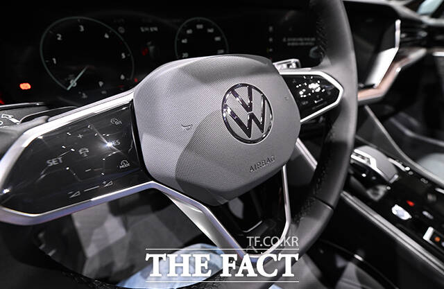 폭스바겐그룹은 올해 상반기 매출 1584억유로, 영업이익 67억유로를 기록했다. /임영무 기자