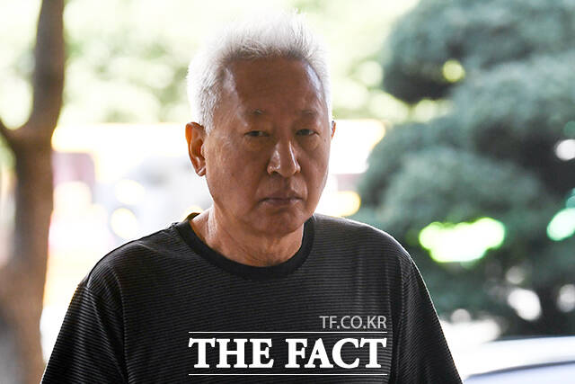 대법원 3부(주심 오석준 대법관)는 지난 2월 명예훼손 혐의로 기소된 류 전 교수에게 벌금 200만원을 선고한 원심을 확정했다. /서예원 기자