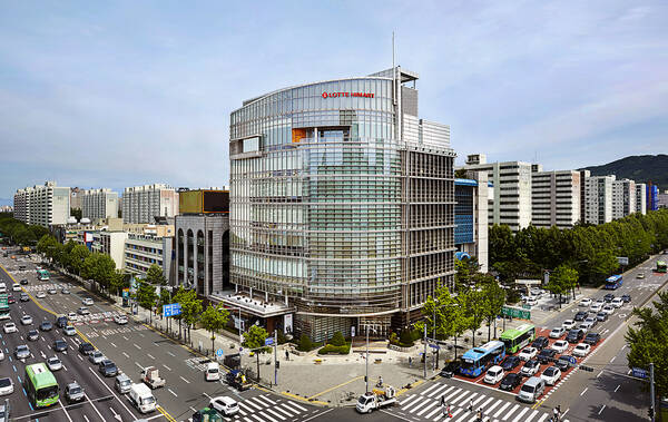 롯데하이마트가 지난 2분기 매출액 5942억원, 영업이익 105억원을 기록했다. /롯데하이마트