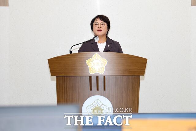 김명회 당진시의원은 28일 5분 자유발언을 통해 의류 자원 순환의 중요성을 강조하며 탄소중립 실현을 위한 제도적 대응을 촉구했다. /당진시의회