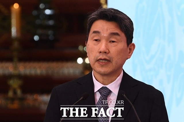 주호 부총리 겸 교육부 장관이 29일 퇴임하면서 최선을 다했지만 AIDT(AI 디지털 교과서) 등 디지털 기반 교육 혁신, 의료개혁, 대입제도 개편, 사교육비 경감, 학생 정서 건강 등 의미있는 변화들이현장에 좀 더 깊이 뿌리내리지 못한 부분이 있다면 오롯이 저의 부족한 리더십 때문이라고 말했다. 사진은 지난 5월 5일 이주호 장관이 서울 종로구 조계사에서 발언하는 모습. /사진=서예원 기자