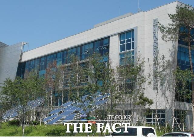 금오테크노밸리(구 금오공대 캠퍼스) 부지내 위치한 모바일융합기술센터 전경 /구미시