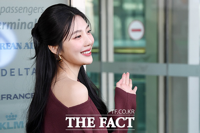 그룹 레드벨벳 조이가 8월 18일 첫 솔로 미니 앨범 From JOY, with Love를 발매한다. /더팩트 DB