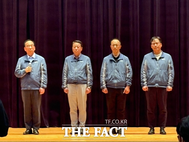 포스코이앤씨가 29일 인천 송도 본사에서 전날 발생한 고속국도 14호선 제10공구 중대재해 관련 기자회견을 열었다. /인천=공미나 기자