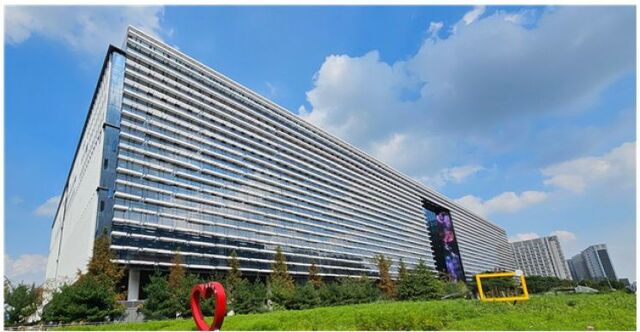 DL이앤씨를 비롯해 DL건설, DL케미칼, DL에너지 등 DL그룹 전 계열사는 다음달부터 마곡동 원그로브로 이전한다. 사진은 원그로브 전경. /태영건설