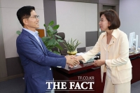  나경원 의원 찾아간 김문수 예비후보 [TF사진관]