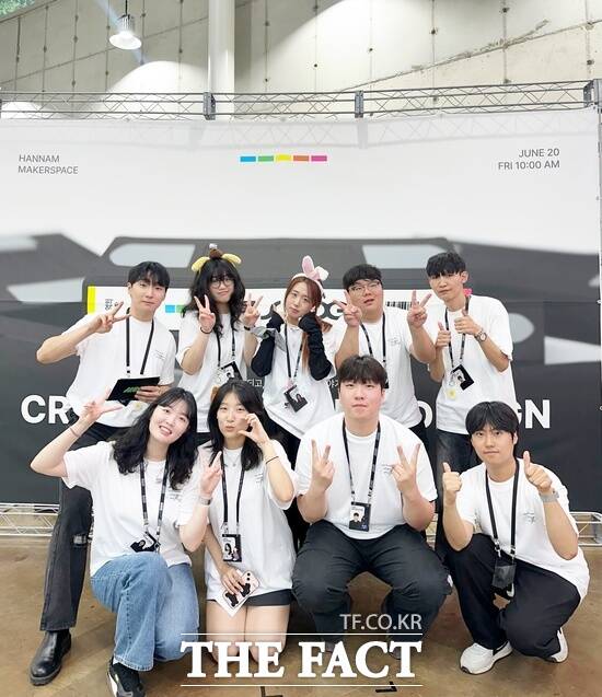 한남디자인팩토리 모아(조원혁, 배서준, 임지환, 김호진, 이라희, 남궁덕, 김서진, 이승연) 팀이 세계적으로 권위 있는 Spark Design Awards에서 동상을 수상했다. /한남대학교