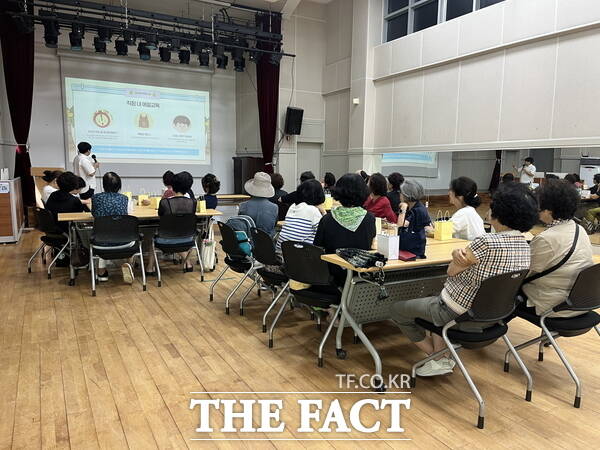 대덕구노인종합복지관이 30일 2025년 노인일자리 및 사회활동지원사업 ‘비 마이 프렌드’ 소양·안전교육을 실시했다./대덕구노인종합복지관