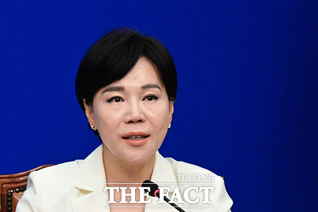 윤석열 전 대통령과 김건희 여사를 겨냥한 3대 특검의 수사가 속도를 내는 가운데 더불어민주당이 이에 대응하기 위한 특별위원회를 출범시켰다. 사진은 전현희 총괄위원장. /남윤호 기자