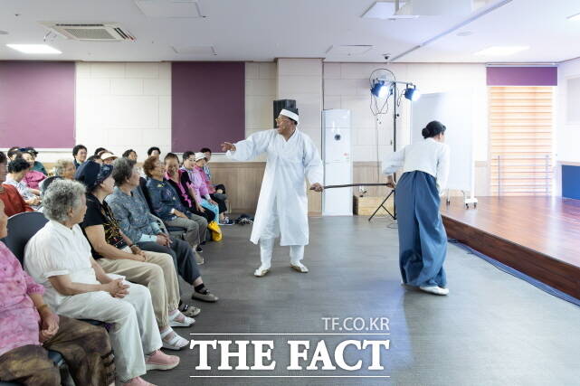 지난 3월 개관한 목면 모움센터가 활발하게 운영되면서 지역 주민들의 일상이 한층 더 활기를 띠고 있다. /청양군