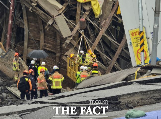 지난 4월 포스코이앤씨기 시공하는 경기도 광명 신안산성 건설현장에서 붕괴사고가 발생해 1명이 사망하고 1명이 부상을 당했다. /광명=김동선 기자