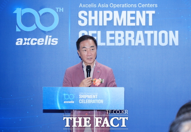 정장선 평택시장이 31일 미국 소부장기업인 엑셀리스 기념행사에 참석해 인사말을 하고 있다./평택시