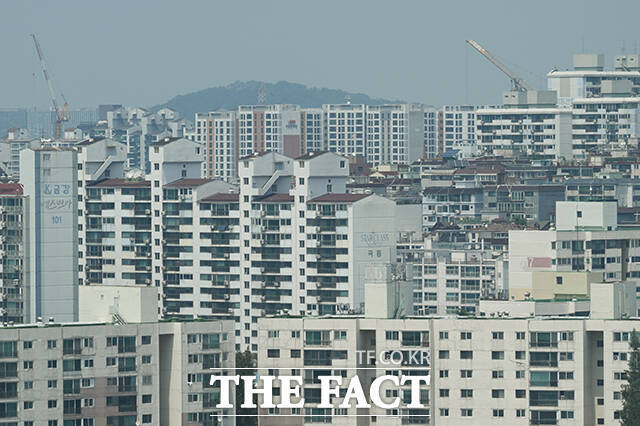 지난달 주택 시장이 인허가와 착공, 매매가 늘며 회복 조짐을 보였지만 전월세 거래는 증가하지 않았다. /박헌우 기자