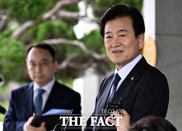 이재명 정부 출범 이후 '대북 민간 접촉'이 전면 허용됐지만 북한의 대남 기구 폐지에 따라 민간이 축적한 대북 라인이 소실된 것으로 파악됐다. 이에 따라 정작 접촉할 상대가 없다는 지적이 나온다. 사진은 정동영 통일부 장관. /임영무 기자