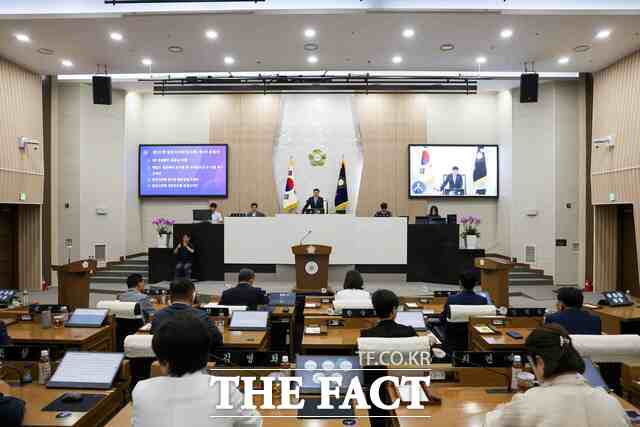 당진시의회가 31일 제3차 본회의를 끝으로 제121회 임시회를 마무리했다. /당진시의회