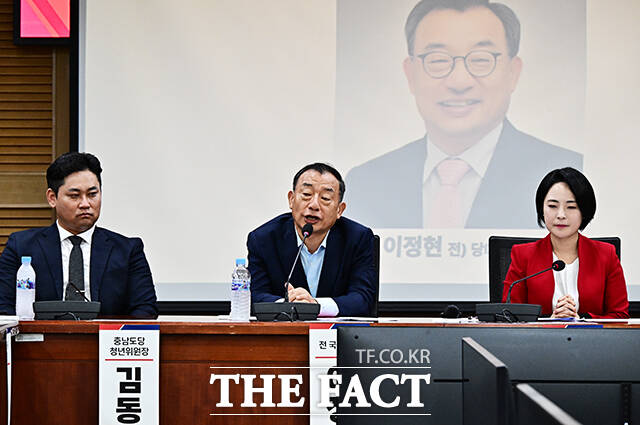 축사하는 이정현 전 새누리당 대표.