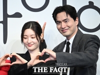  '신입 변호사 정채연에 장난치는 이진욱 팀장' [포토]