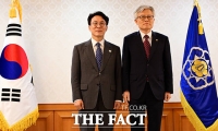  차관급 임명장 수여하는 김민석 국무총리 [TF사진관]